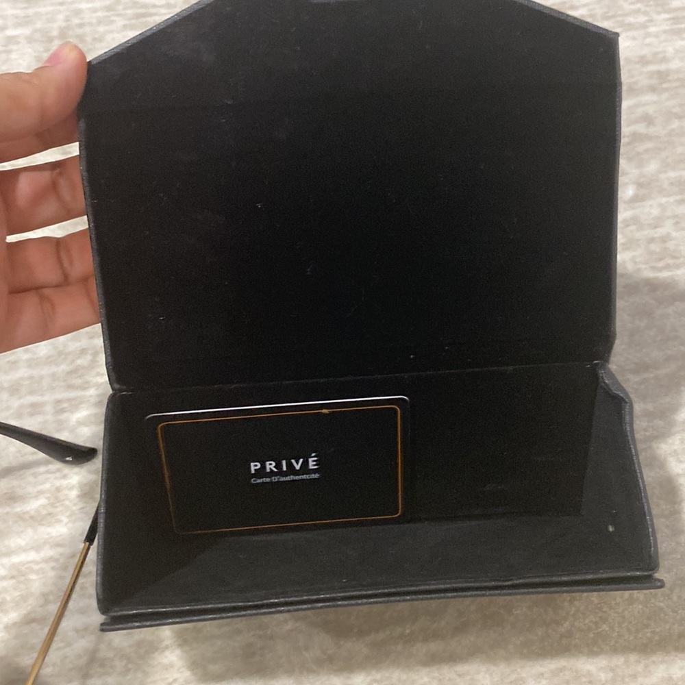 Prive singles - Picture 3 of 3